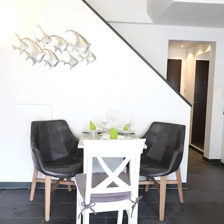 Moderne Fewo, Stilvoll Eingerichtet Uber 2 Etagen Mit Terrasse, Friesische Strasse 85a * Westerland