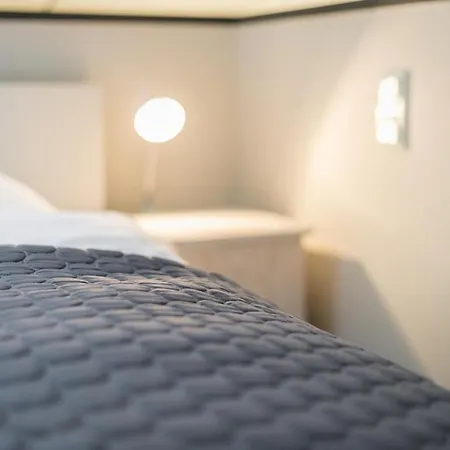 Moderne Fewo, Stilvoll Eingerichtet Uber 2 Etagen Mit Terrasse, Friesische Strasse 85a *